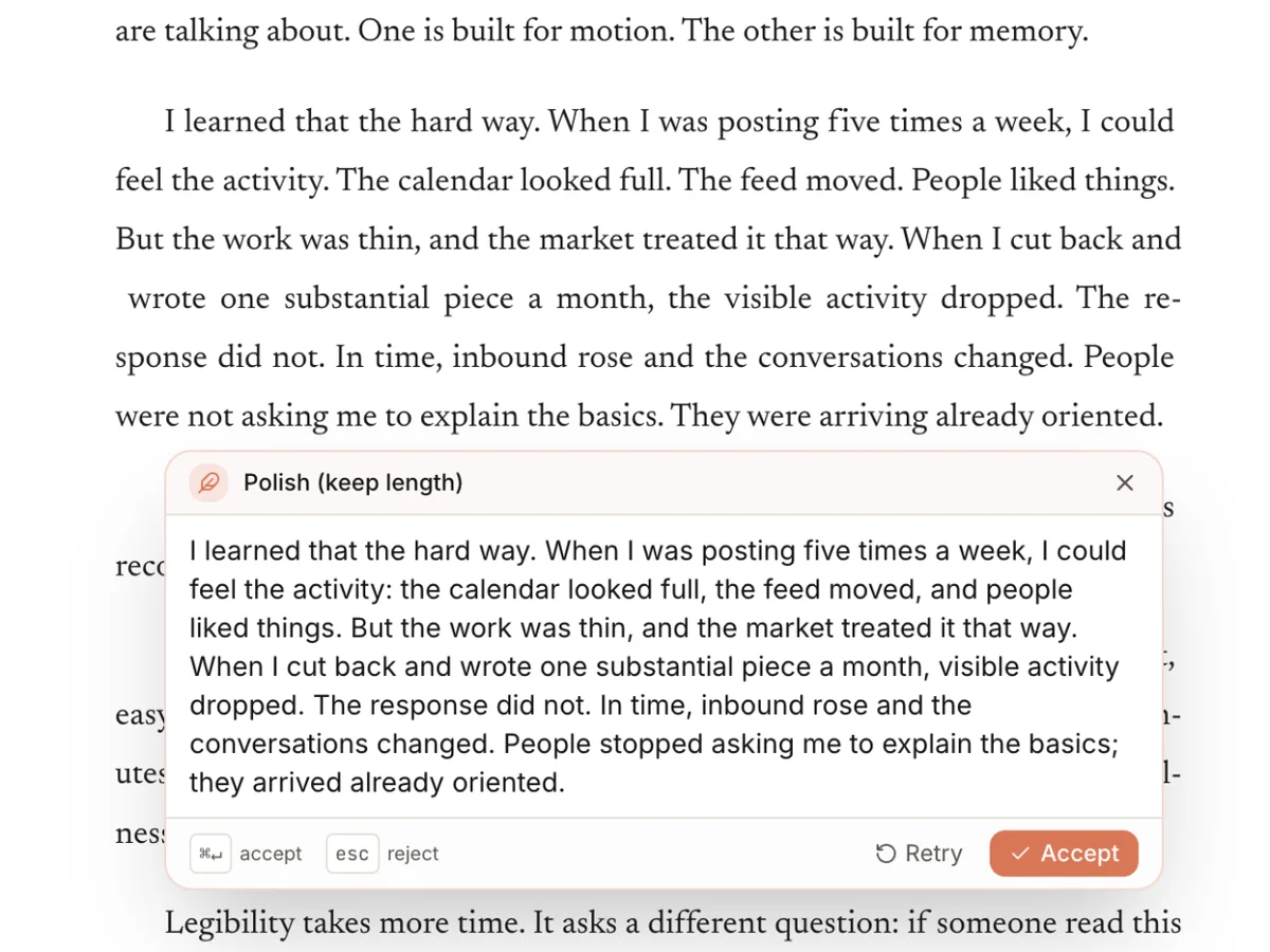 Polish rewriting a selected paragraph, with Accept and Retry buttons